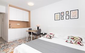 Forgotten Garden Apartments&Rooms